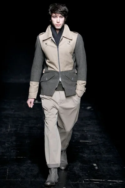 Look 7